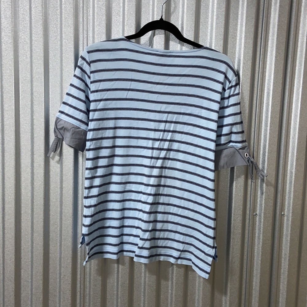 Blouse - Picture 2 of 3